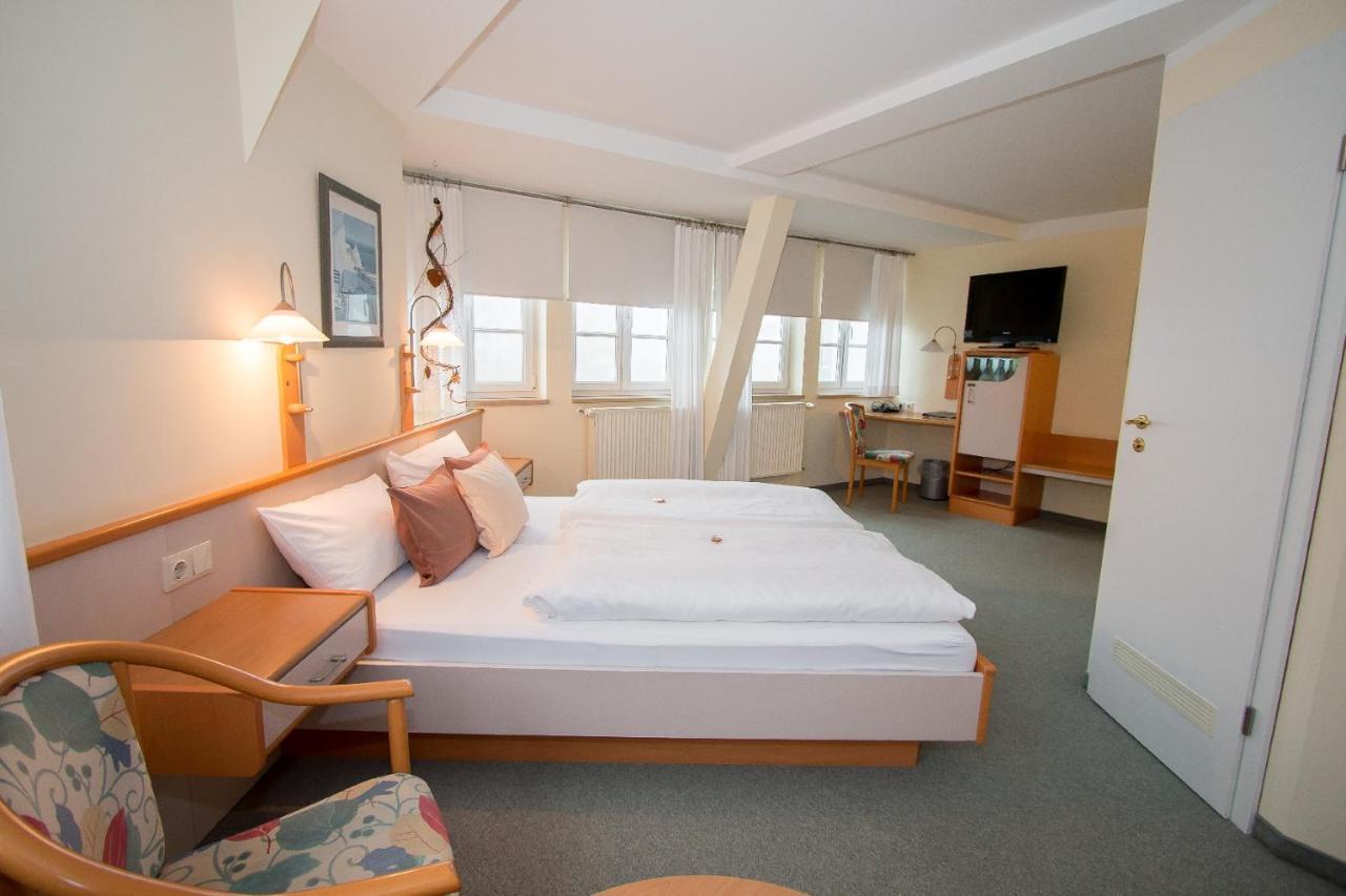 Hotel Garni Am Markt - Businesshotel - Fruehstuecksbuffet - Fahrradabstellplatz - Hunde Willkommen Neustadt bei Coburg Exterior foto